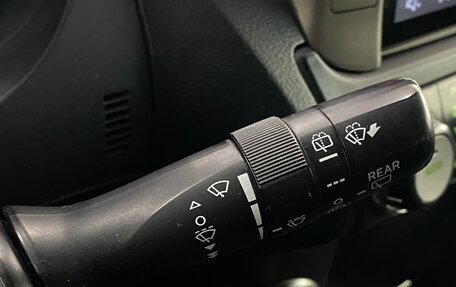 Toyota Land Cruiser Prado 150 рестайлинг 2, 2013 год, 2 799 000 рублей, 13 фотография
