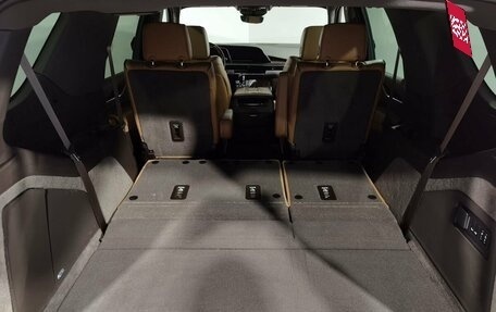 Cadillac Escalade V, 2023 год, 13 100 000 рублей, 25 фотография