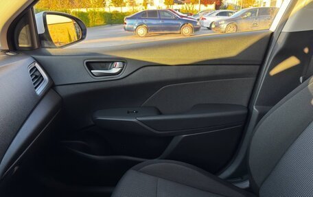 Hyundai Solaris II рестайлинг, 2019 год, 2 030 000 рублей, 16 фотография