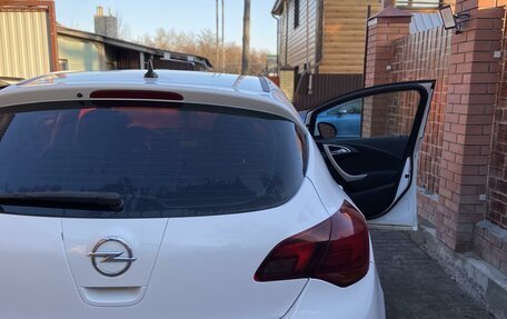 Opel Astra J, 2011 год, 550 000 рублей, 2 фотография