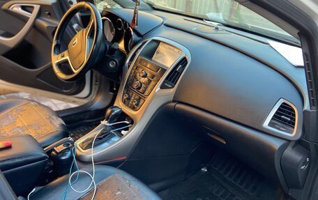 Opel Astra J, 2011 год, 550 000 рублей, 9 фотография