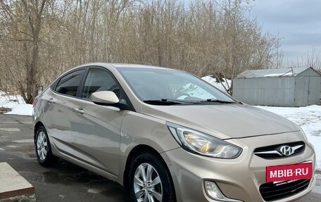 Hyundai Solaris II рестайлинг, 2011 год, 1 200 000 рублей, 2 фотография