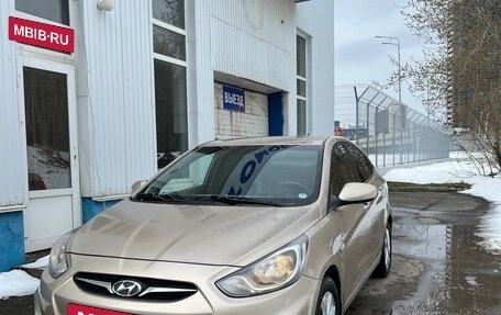 Hyundai Solaris II рестайлинг, 2011 год, 1 200 000 рублей, 4 фотография