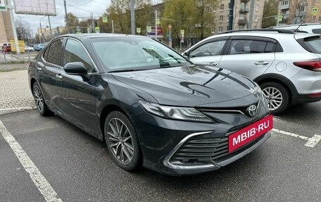 Toyota Camry, 2022 год, 3 350 000 рублей, 6 фотография