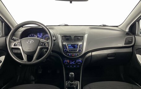 Hyundai Solaris II рестайлинг, 2016 год, 930 000 рублей, 16 фотография