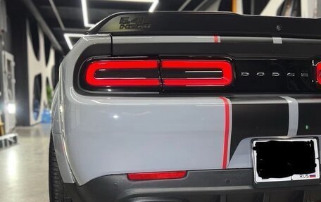 Dodge Challenger III рестайлинг 2, 2021 год, 7 550 000 рублей, 20 фотография