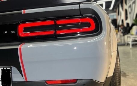 Dodge Challenger III рестайлинг 2, 2021 год, 7 550 000 рублей, 18 фотография