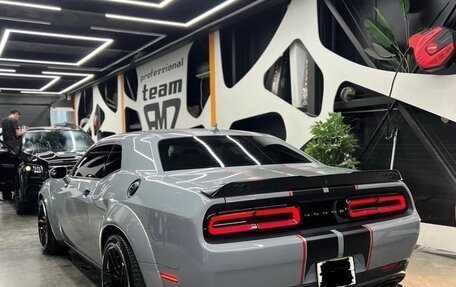 Dodge Challenger III рестайлинг 2, 2021 год, 7 550 000 рублей, 22 фотография