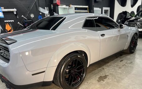 Dodge Challenger III рестайлинг 2, 2021 год, 7 550 000 рублей, 15 фотография