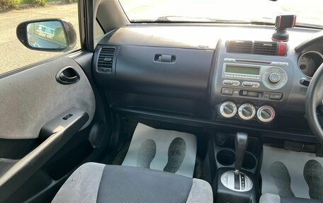 Honda Fit III, 2005 год, 499 999 рублей, 15 фотография