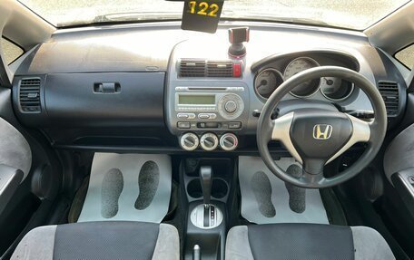Honda Fit III, 2005 год, 499 999 рублей, 14 фотография