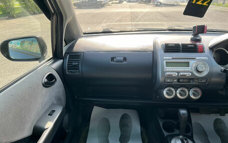 Honda Fit III, 2005 год, 499 999 рублей, 17 фотография