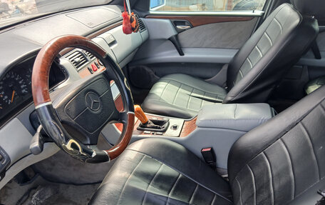Mercedes-Benz E-Класс, 1995 год, 333 000 рублей, 7 фотография