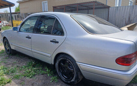 Mercedes-Benz E-Класс, 1995 год, 333 000 рублей, 6 фотография