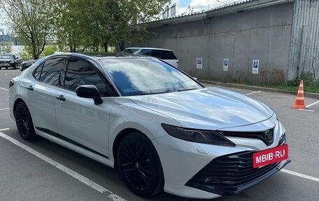 Toyota Camry, 2020 год, 3 000 000 рублей, 2 фотография
