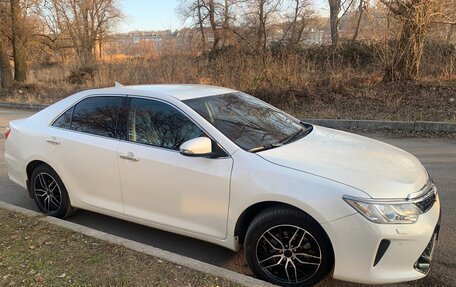 Toyota Camry, 2015 год, 1 880 000 рублей, 2 фотография