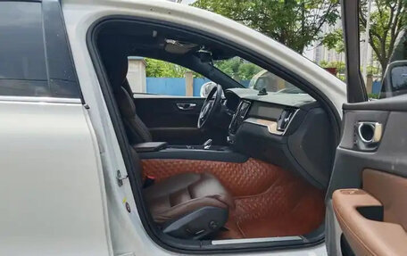 Volvo S60 III, 2022 год, 3 320 000 рублей, 7 фотография