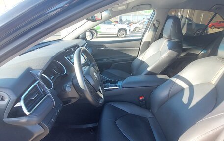 Toyota Camry, 2021 год, 3 150 000 рублей, 5 фотография