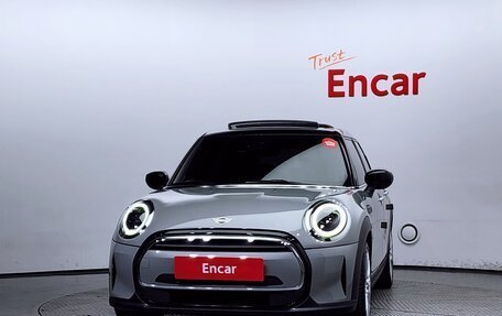 MINI Clubman, 2022 год, 2 000 000 рублей, 2 фотография