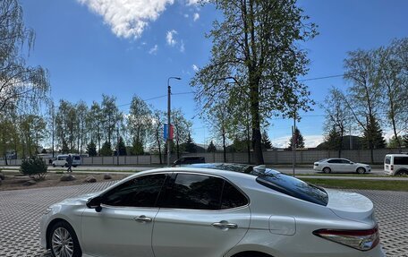 Toyota Camry, 2020 год, 3 650 000 рублей, 10 фотография