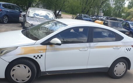 Hyundai Solaris II рестайлинг, 2019 год, 890 000 рублей, 4 фотография