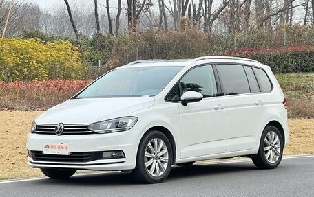 Volkswagen Touran III, 2021 год, 1 739 000 рублей, 1 фотография