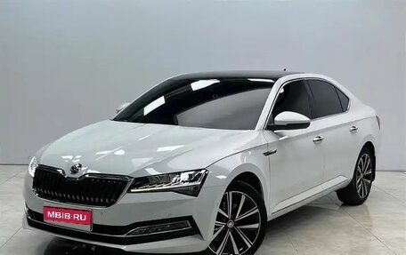 Skoda Superb III рестайлинг, 2022 год, 2 110 000 рублей, 1 фотография