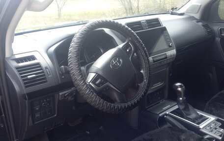 Toyota Land Cruiser Prado 150 рестайлинг 2, 2021 год, 6 400 000 рублей, 7 фотография