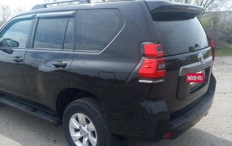 Toyota Land Cruiser Prado 150 рестайлинг 2, 2021 год, 6 400 000 рублей, 3 фотография