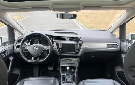 Volkswagen Touran III, 2021 год, 1 739 000 рублей, 9 фотография