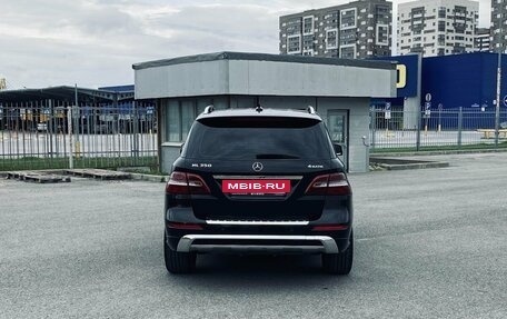 Mercedes-Benz M-Класс, 2013 год, 1 990 000 рублей, 6 фотография