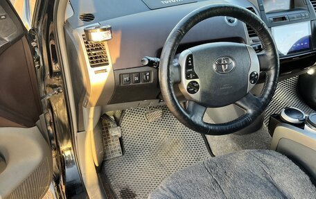 Toyota Prius, 2004 год, 620 000 рублей, 10 фотография