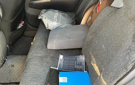 Toyota Prius, 2004 год, 620 000 рублей, 13 фотография