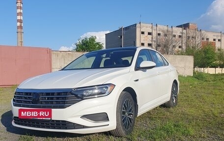 Volkswagen Jetta VII, 2018 год, 1 830 000 рублей, 2 фотография