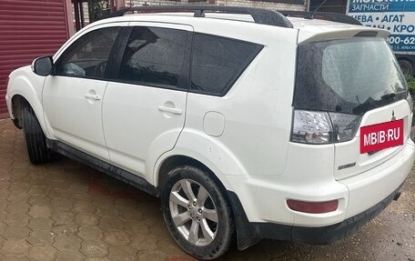 Mitsubishi Outlander III рестайлинг 3, 2011 год, 950 000 рублей, 3 фотография