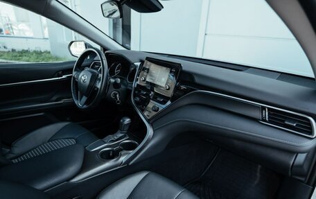 Toyota Camry, 2021 год, 2 700 000 рублей, 6 фотография