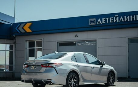 Toyota Camry, 2021 год, 2 700 000 рублей, 3 фотография