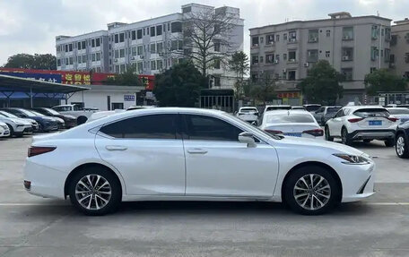 Lexus ES VII, 2022 год, 3 400 000 рублей, 5 фотография