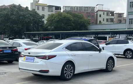 Lexus ES VII, 2022 год, 3 400 000 рублей, 6 фотография