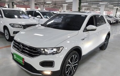 Volkswagen T-Roc I, 2022 год, 1 718 000 рублей, 1 фотография