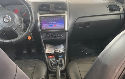 Volkswagen Polo VI (EU Market), 2011 год, 700 000 рублей, 1 фотография