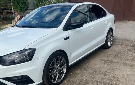 Volkswagen Polo VI (EU Market), 2016 год, 1 215 000 рублей, 3 фотография