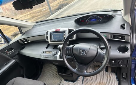 Honda Freed I, 2012 год, 1 250 000 рублей, 16 фотография