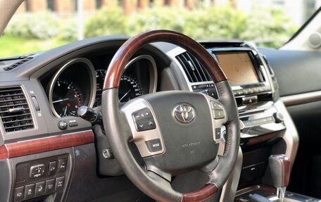 Toyota Land Cruiser 200, 2015 год, 4 849 000 рублей, 16 фотография