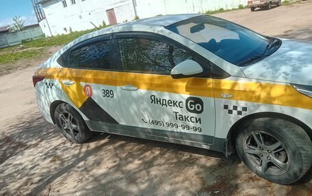 Hyundai Solaris II рестайлинг, 2018 год, 699 200 рублей, 5 фотография