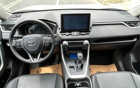 Toyota RAV4, 2022 год, 2 894 000 рублей, 9 фотография