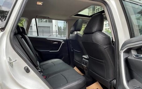 Toyota RAV4, 2022 год, 2 894 000 рублей, 8 фотография