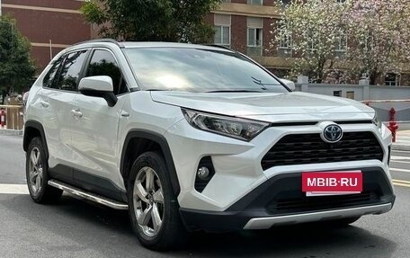 Toyota RAV4, 2022 год, 2 894 000 рублей, 3 фотография