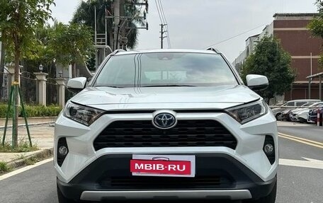 Toyota RAV4, 2022 год, 2 894 000 рублей, 2 фотография