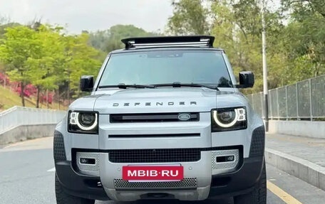 Land Rover Defender II, 2022 год, 5 880 000 рублей, 2 фотография